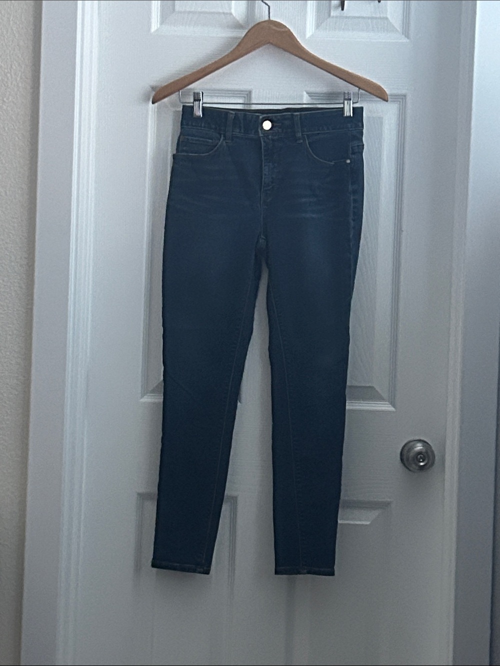 White House Black Market Women's Straight-Leg Dark Blue Jeans
